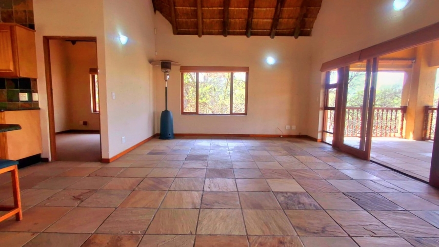 4 Bedroom Property for Sale in Boschenvaal River Front Lodges Free State